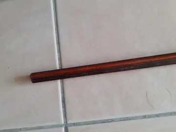 baguette d'encadrement bois foncé