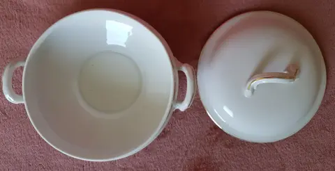 Soupière ancienne.