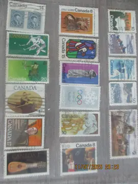 17 timbtres oblitérés du Canada