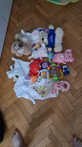 jouet et doudou bébé