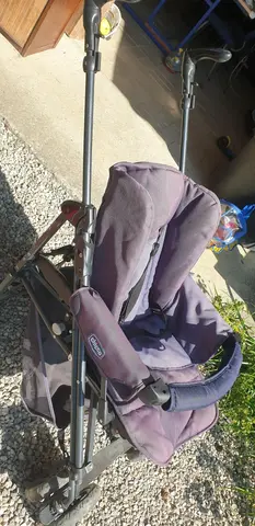 Poussette chicco avec accessoires
