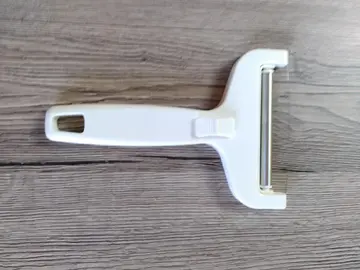 spatule pour trancher le fromage