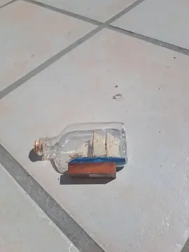 petit bateau en bouteille
