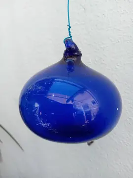 Boule bleue décorative en verre soufflé