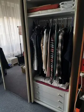 armoire-penderie avec portes miroirs