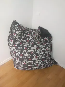 pouf noir et blanc
