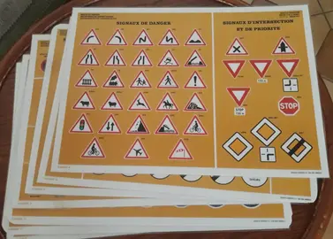 7 planches panneaux de signalisation