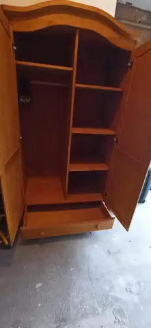 Armoire en pin