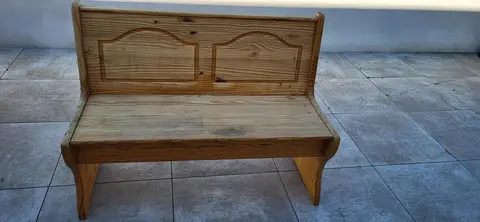 Banc avec dossier et coffre intégré