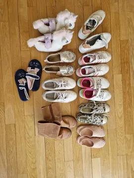 lot de chaussures enfant
