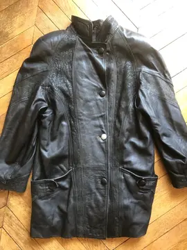 Veste femme en cuir noir, taille 40
