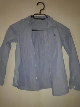chemise fines rayures T 8 ans