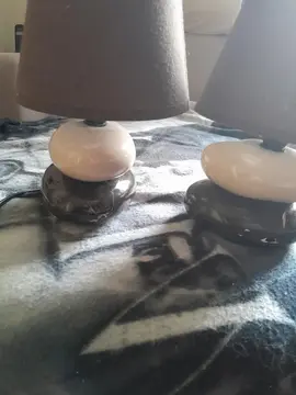 2 lampes de chevet