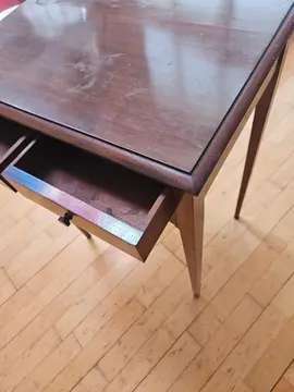Petite table