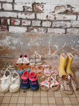 11 paires fille occasion 23 à 25