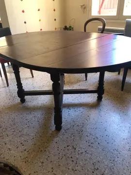 tablee de salle à manger , ronde ( 120 cm de diamètre ) avec une razllonge