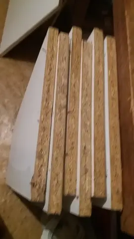 Planches pour intérieur certaines sont percées sur le revers, nettoyées
