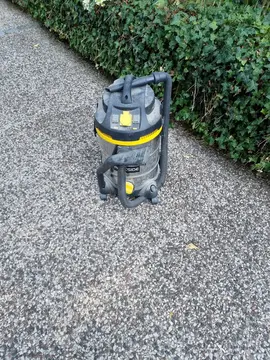 aspirateur eau et gravas