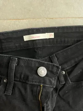 jean noir Lévis taille S femme