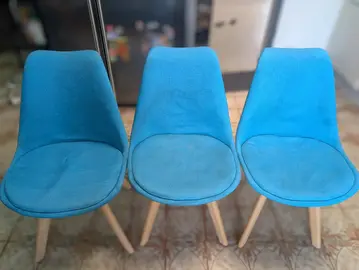 3 chaises style scandinave