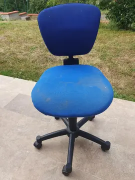 Fauteuil de bureau à roulettes et hauteur régalable