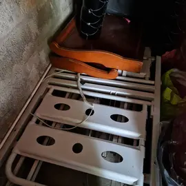 lit médical ancien électrique avec télécommande