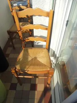 2 chaises en bois assise en paille