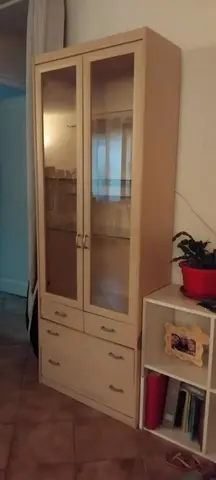 vaissellier avec lumière intégré