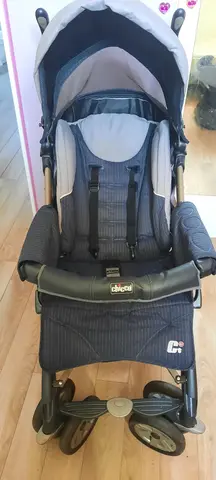 poussette Chicco trio avec sa base de fixation