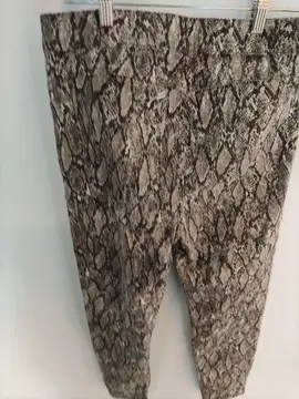 pantalon femme. Elasthame Taille 42.