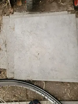 une vingtaine de carreaux terrasse 45x45