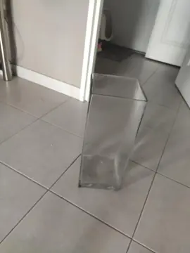 vase carré