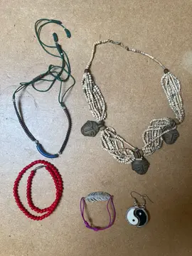Lot de bijoux