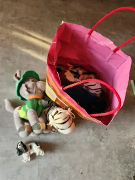 lot petits jouets/peluches