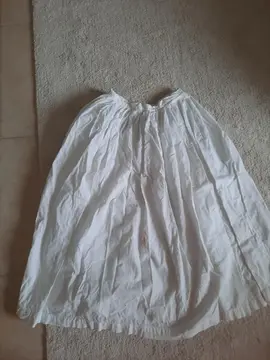 Jupon blanc ancien