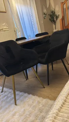 5 chaises en velours noir