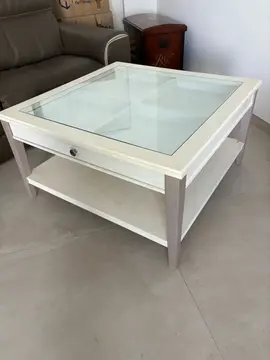 Table 95x 95 très lourde TRÈS URGENT