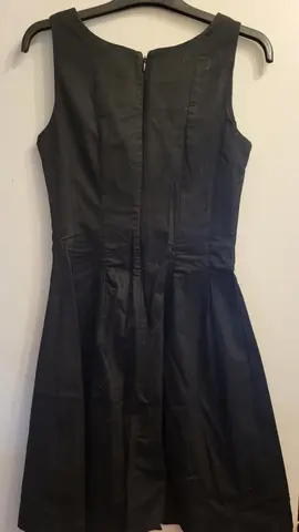 robe noire sans manches xs