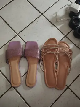 mules/ claquettes
