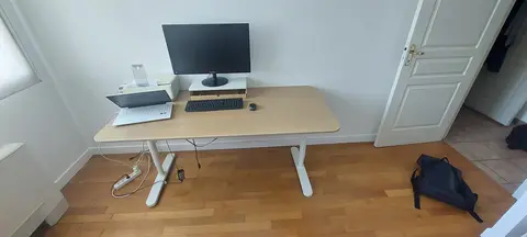 bureau table
