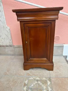 Table de chevet ou autre