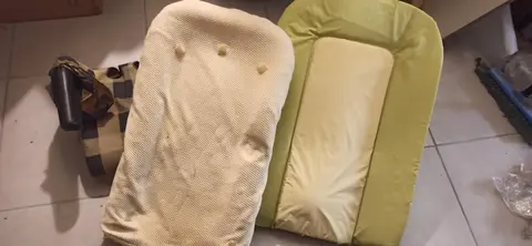 2 matelas de change pour bébé