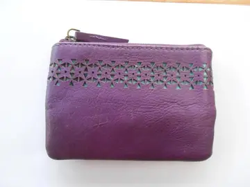 Porte monnaie en cuir violet