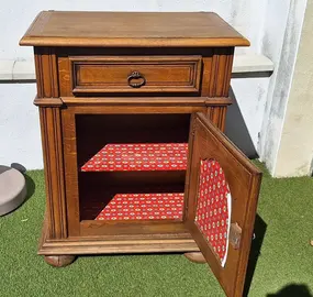 meuble en chaîne à restaurer
