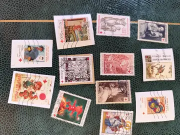nouveau lot 12 timbres croix rouge
