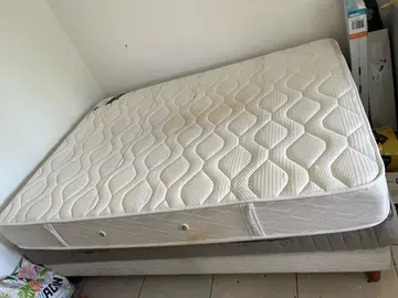 Urgent - sommier + 2 matelas 140x190