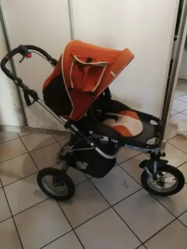 Poussette à réparer