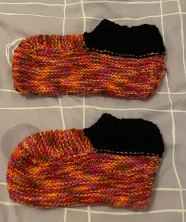 lot de 2 paires de chaussons jamais porté.