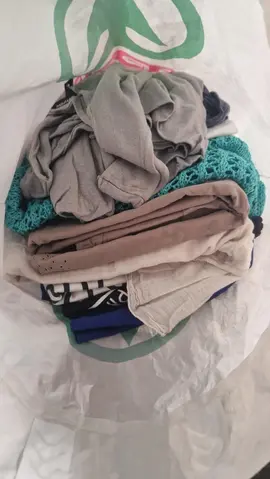 1 sac de vêtements femme M/L