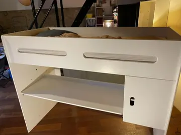 Lit mezzanine avec échelle et avec bureau